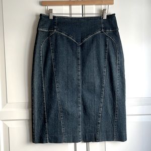 Vintage Y2K Chagal stretch denim midi skirt. Size US 6